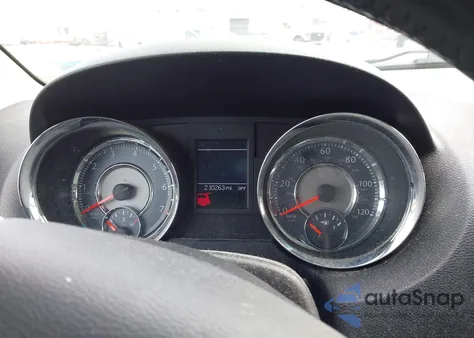 2011 Chrysler Town & Country Touring-L из США, поврежденный, VIN 2A4RR8DGXBR635474